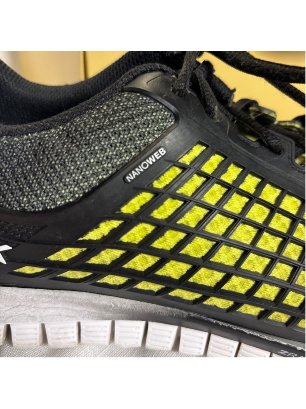 Reebok ZQuick 2.0 Running Shoe featuring Nanoweb and Z-Rated technologies. 11.5 - Picture 2 of 7
